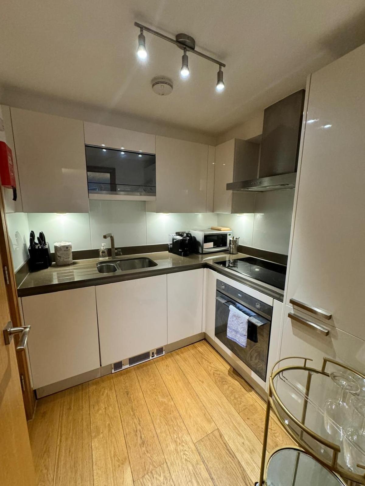 ロンドンWestwood Houseアパートメント エクステリア 写真